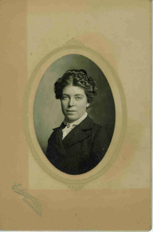 Alva or Alvia Atkinson married Thomas Wood, in 1920 they lived in Centerville, he was a coal miner.   (submitted by Kay Price:  kaylynn54@comcast.net)